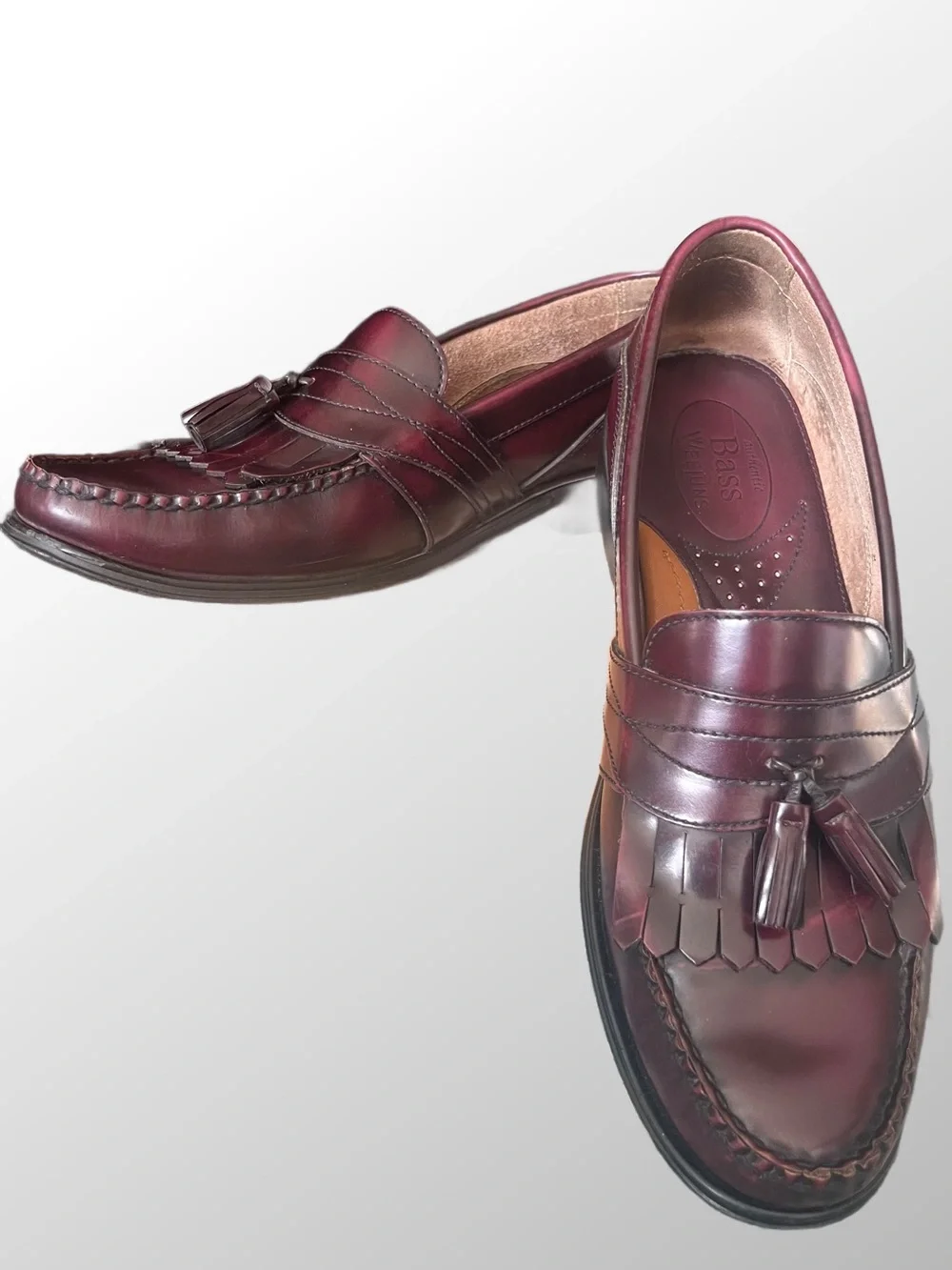 G.H. Bass & Co. Mens Retired Burgundy Clive Tassel Penny Loafers Sz. 9.5